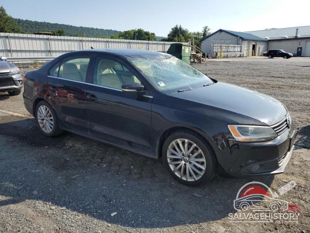 3VWLL7AJ8EM443003 2014 VOLKSWAGEN JETTA photo no. 4
