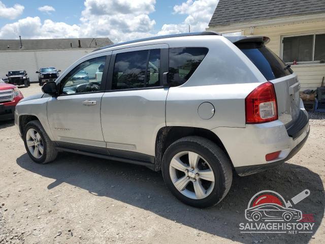 1J4NF1FB1BD215556 2011 JEEP COMPASS photo no. 2