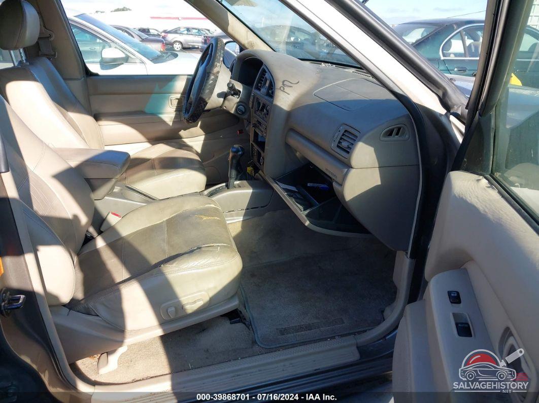 JN8DR09Y01W574083 2001 NISSAN PATHFINDER photo no. 5