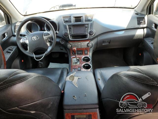 5TDDK3EH2DS275934 2013 TOYOTA HIGHLANDER photo no. 8