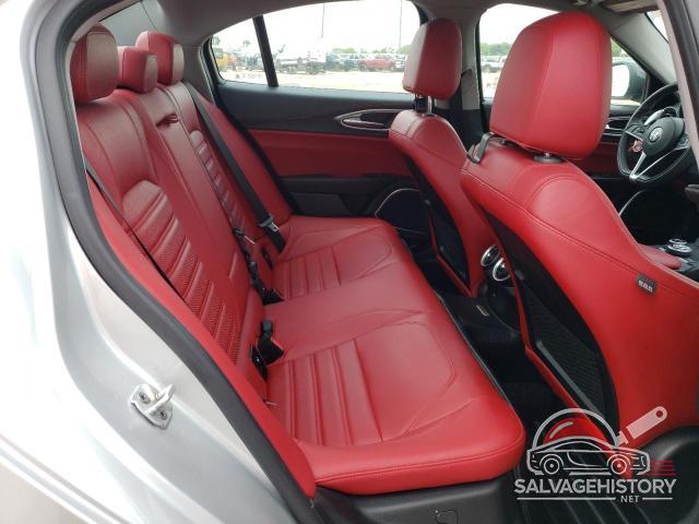 ZARFAEEN9J7597611 2018 ALFA ROMEO GIULIA photo no. 10