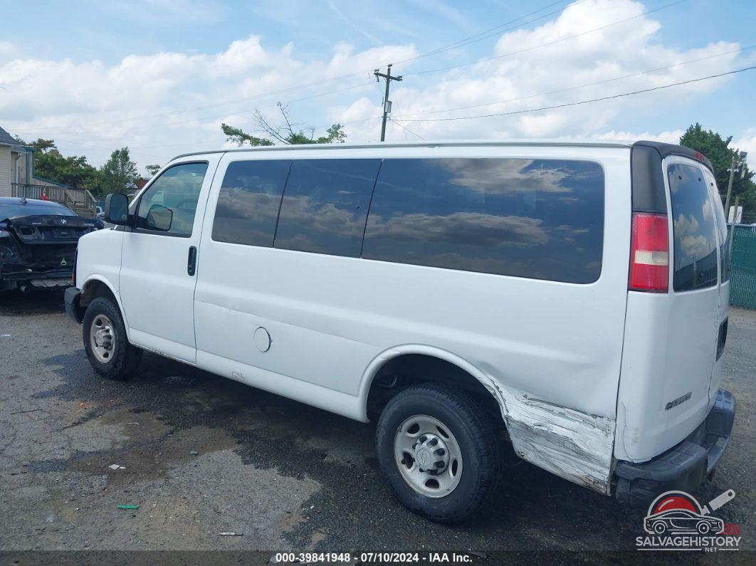 1GAGG25V371252493 2007 CHEVROLET EXPRESS photo no. 3