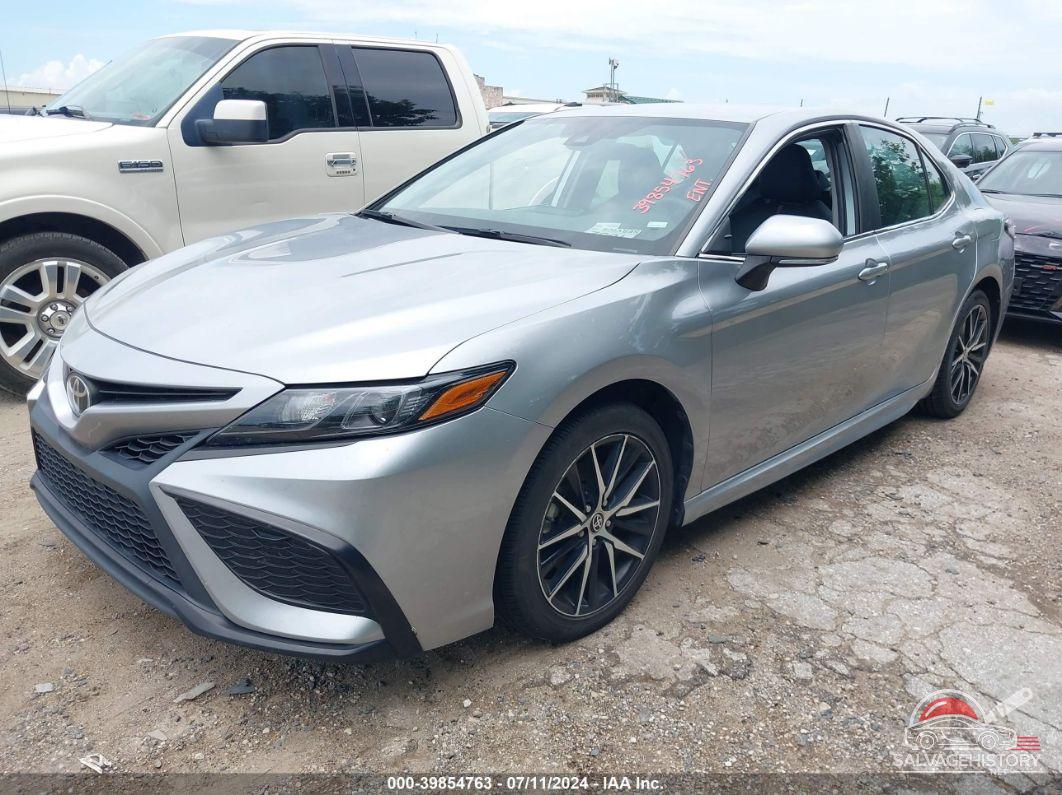 4T1G11AK5NU643411 2022 TOYOTA CAMRY photo no. 2