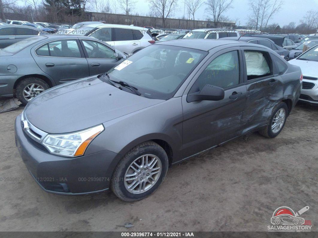 1FAHP3FN8AW248567 2010 FORD FOCUS photo no. 2
