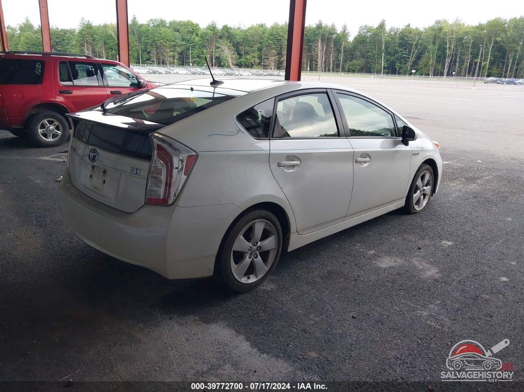 JTDKN3DU2F1967835 2015 TOYOTA PRIUS photo no. 4