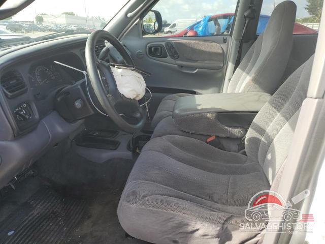 1B7GL2AN8YS678930 2000 DODGE DAKOTA photo no. 7