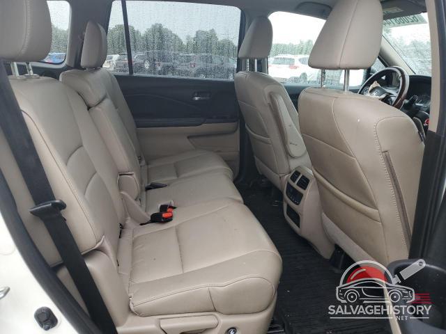 5FNYF6H56JB042258 2018 HONDA PILOT photo no. 11