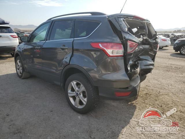 1FMCU0GX7GUC75710 2016 FORD ESCAPE photo no. 2