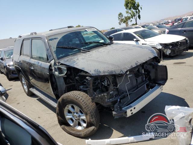 JTEBU5JR5K5656588 2019 TOYOTA 4RUNNER photo no. 4