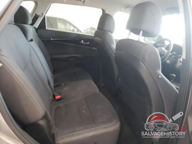 5XYPGDA59HG229424 2017 KIA SORENTO photo no. 11