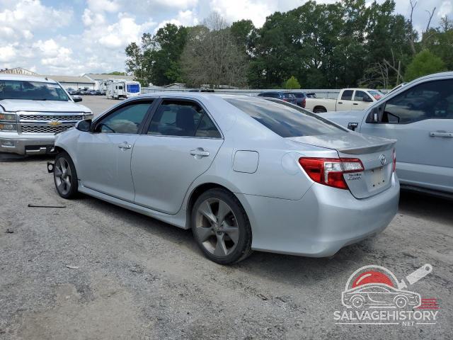 4T1BK1FK8EU024768 2014 TOYOTA CAMRY photo no. 2