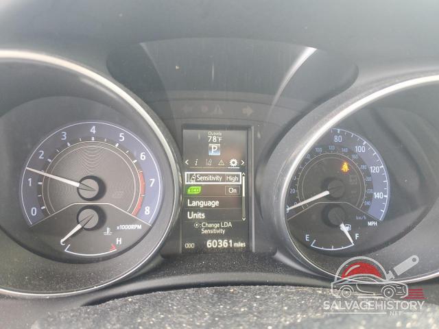 JTNKARJE4JJ562155 2018 TOYOTA COROLLA photo no. 9
