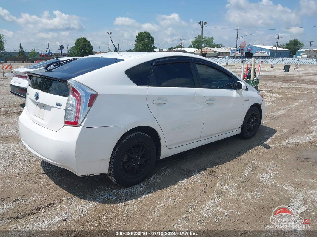 JTDKN3DU3E1745223 2014 TOYOTA PRIUS photo no. 4