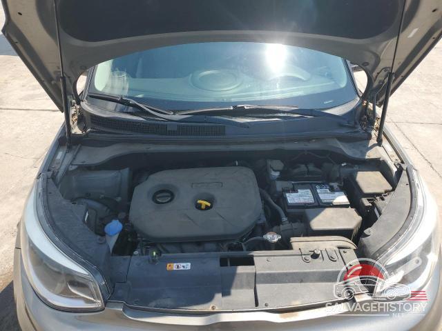 KNDJP3A58H7463759 2017 KIA SOUL photo no. 12