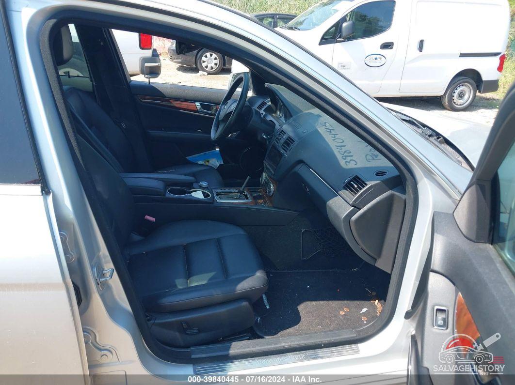 WDDGF8BB2AF479813 2010 MERCEDES-BENZ C-CLASS photo no. 5
