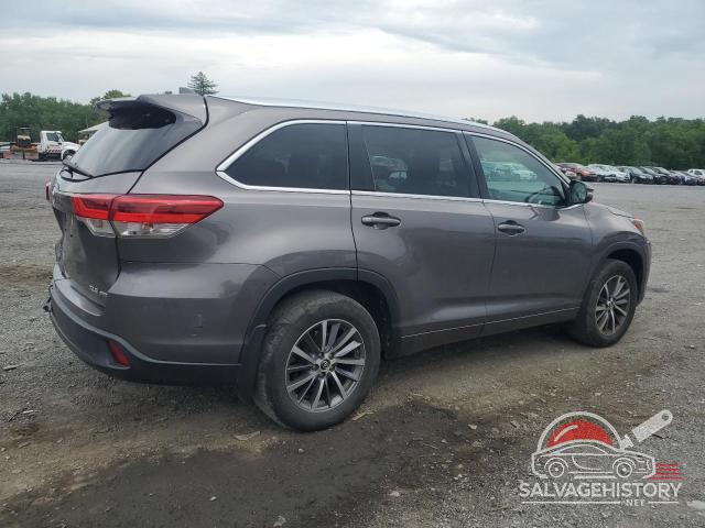 5TDJZRFH2HS472589 2017 TOYOTA HIGHLANDER photo no. 3