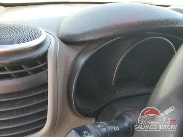 KNDJP3A51F7111961 2015 KIA SOUL photo no. 9