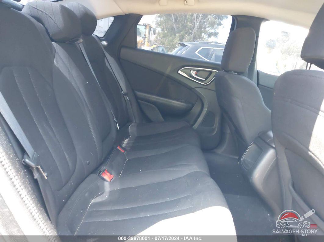1C3CCCAB2FN562309 2015 CHRYSLER 200 photo no. 8