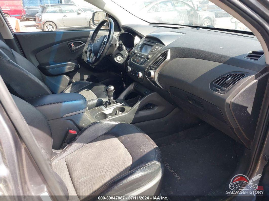 KM8JUCAG3FU021069 2015 HYUNDAI TUCSON photo no. 5