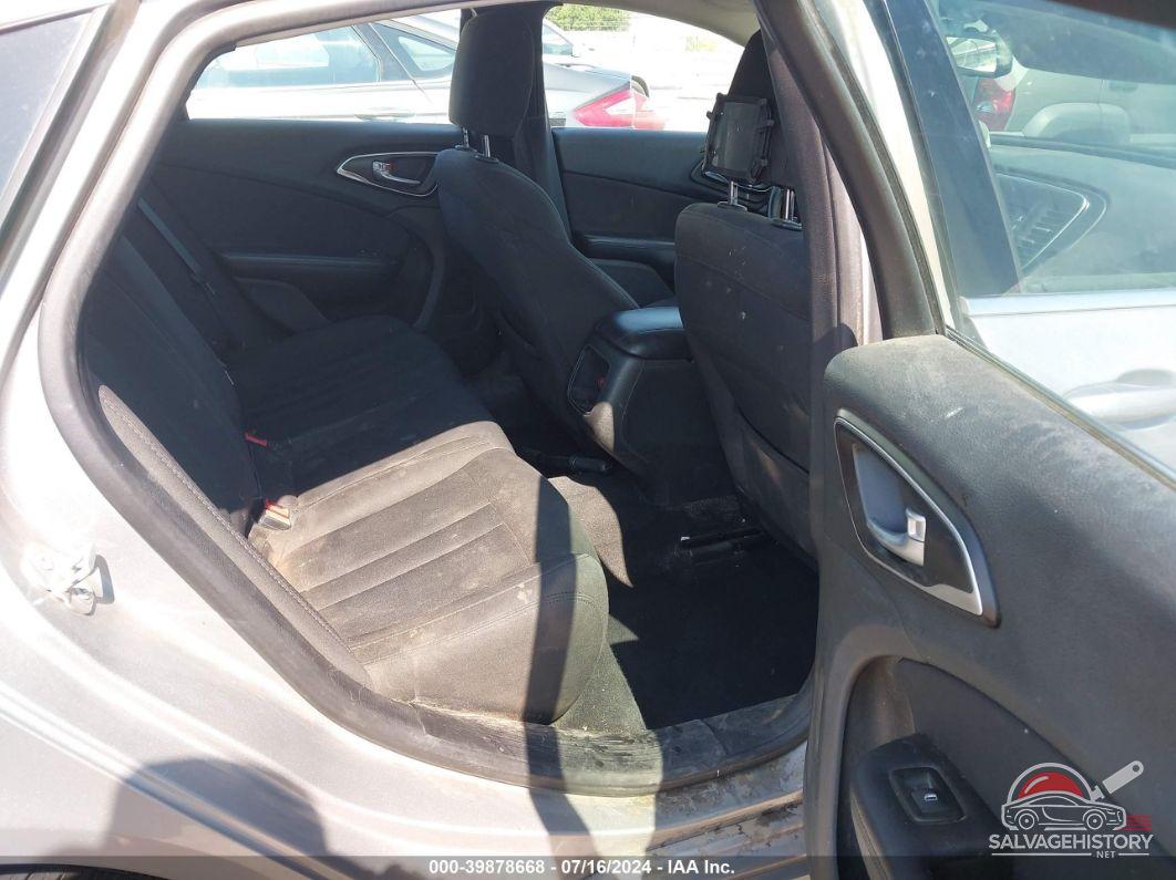 1C3CCCAB8GN111094 2016 CHRYSLER 200 photo no. 8