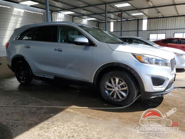 5XYPGDA57JG351818 2018 KIA SORENTO photo no. 4