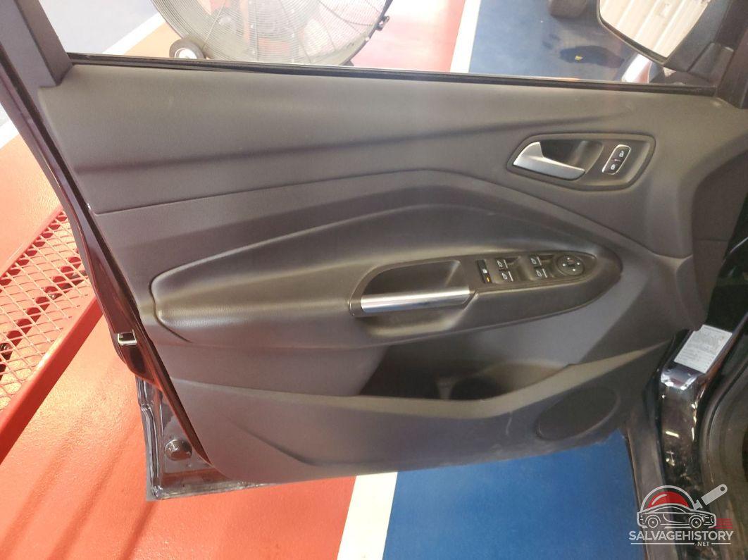 1FMCU9HD1KUB11743 2019 FORD ESCAPE photo no. 6