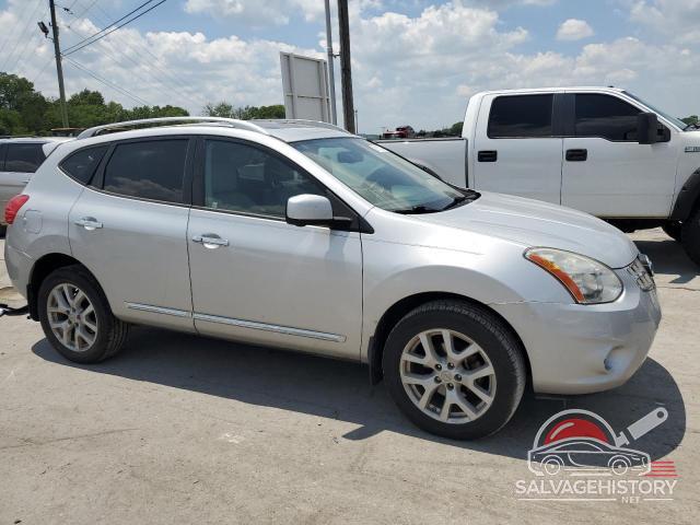 JN8AS5MT7DW527203 2013 NISSAN ROGUE photo no. 4