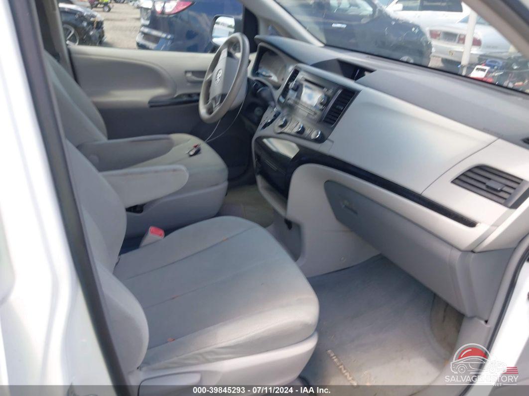 5TDZK3DC3CS185735 2012 TOYOTA SIENNA photo no. 5