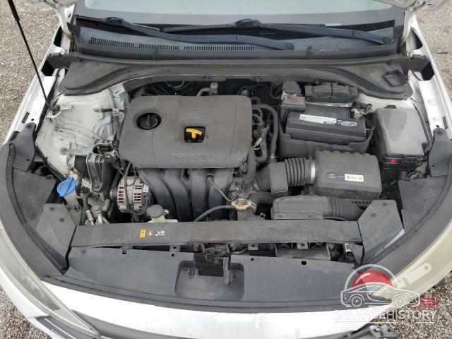 5NPD84LF7KH415792 2019 HYUNDAI ELANTRA photo no. 11