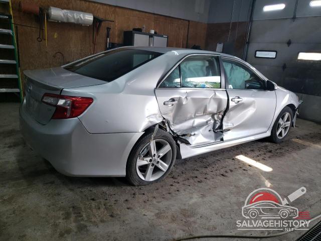 4T1BF1FK6DU264873 2013 TOYOTA CAMRY photo no. 3