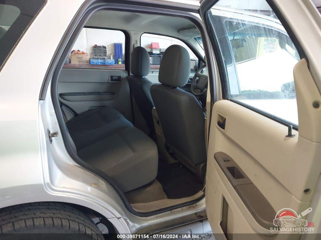 1FMCU0C7XAKC96012 2010 FORD ESCAPE photo no. 8