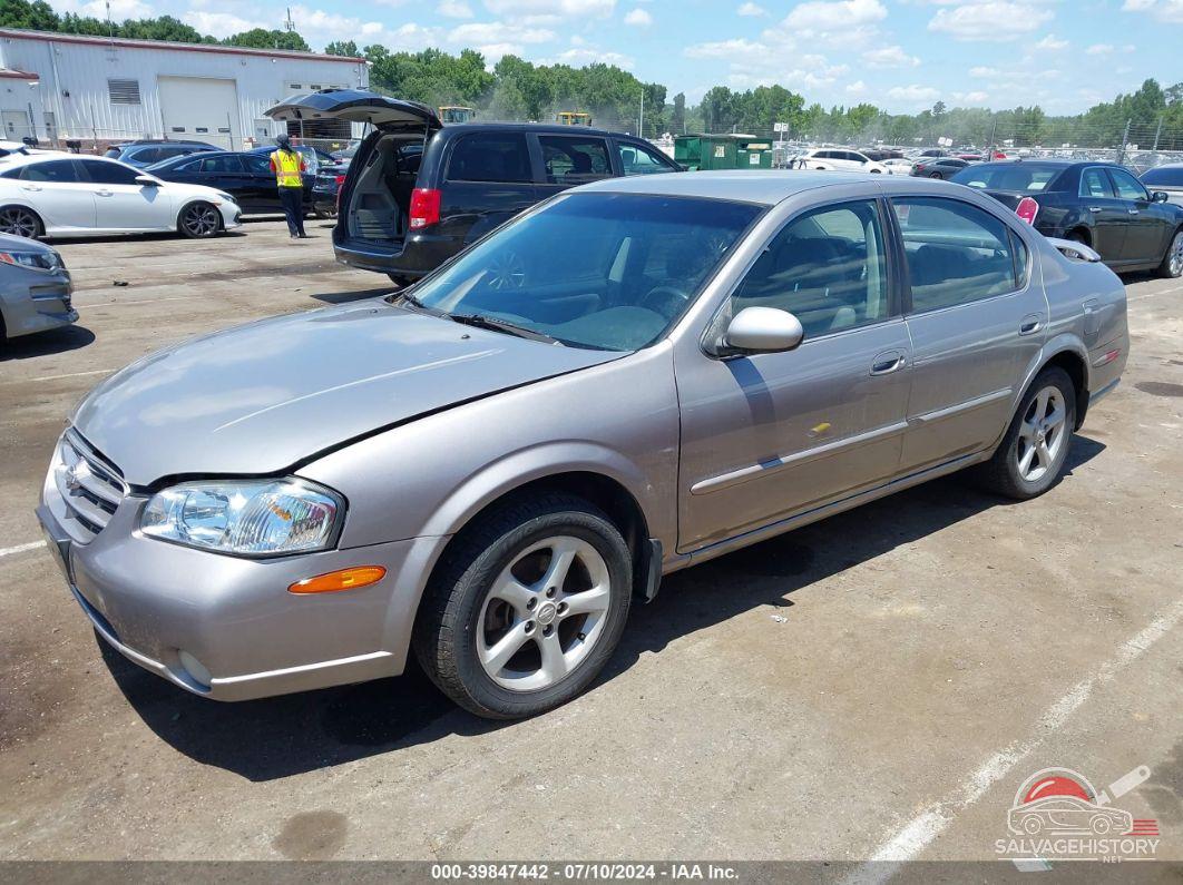 JN1CA31D3YT745688 2000 NISSAN MAXIMA photo no. 2
