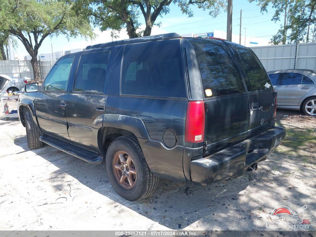 1GYEK13R4YR138707 2000 CADILLAC ESCALADE photo no. 3
