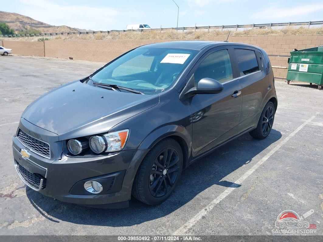 1G1JE6SB6G4113812 2016 CHEVROLET SONIC photo no. 2