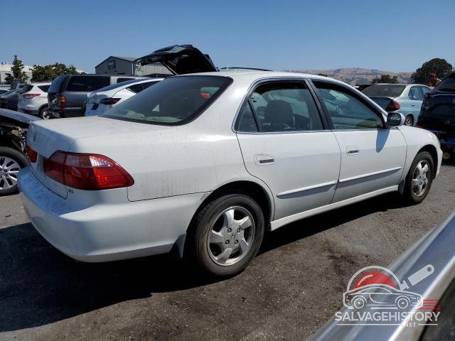 JHMCG6602YC032735 2000 HONDA ACCORD photo no. 3