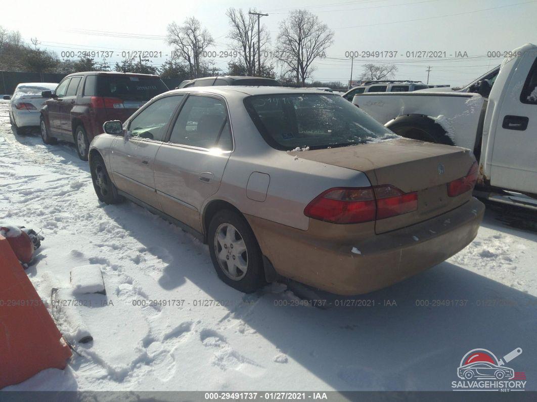 1HGCG5655XA106880 1999 HONDA ACCORD SDN photo no. 3