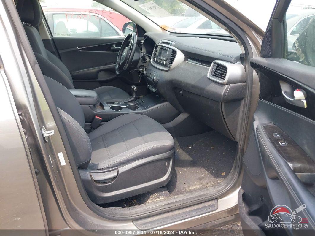 5XYPG4A39GG046599 2016 KIA SORENTO photo no. 5