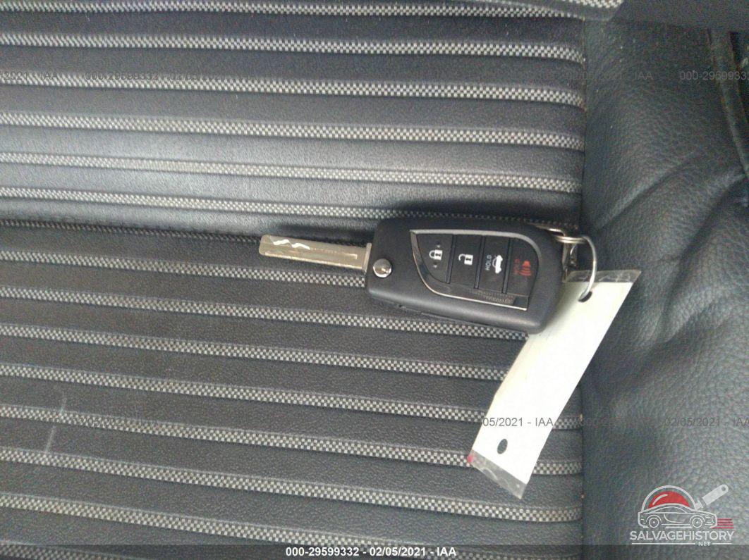 4T1B11HK0JU096025 2018 TOYOTA CAMRY photo no. 11