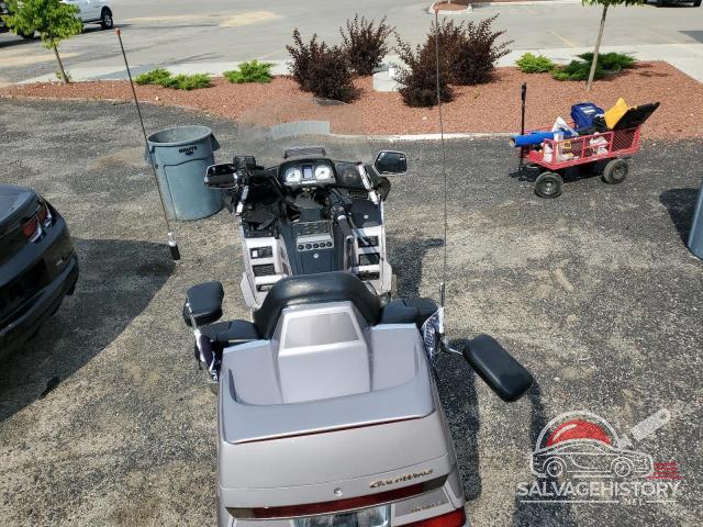 1HFSC2239WA004334 1998 HONDA GL CYCLE photo no. 6