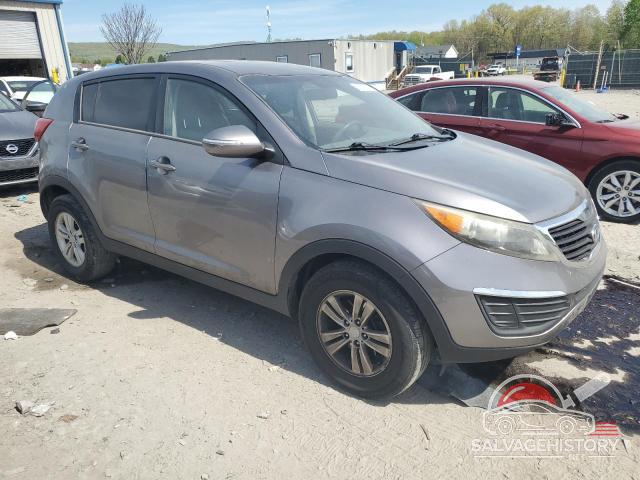 KNDPBCA2XB7075650 2011 KIA SPORTAGE photo no. 4