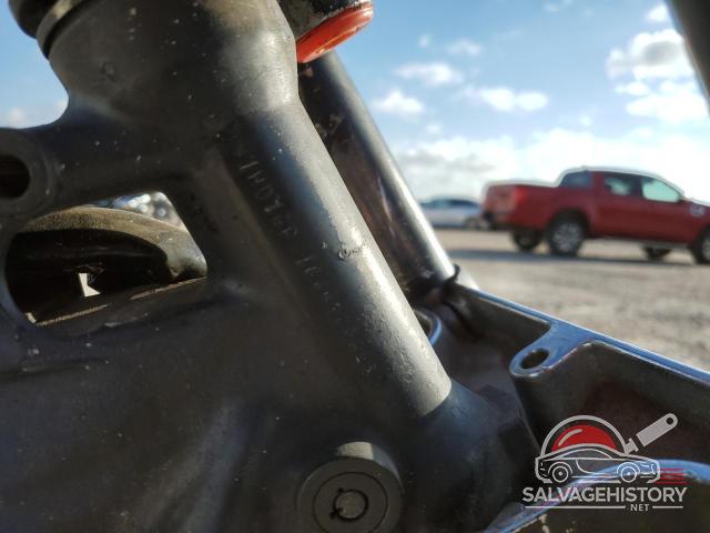 1HD1GPW164K305648 2004 HARLEY-DAVIDSON FX photo no. 8