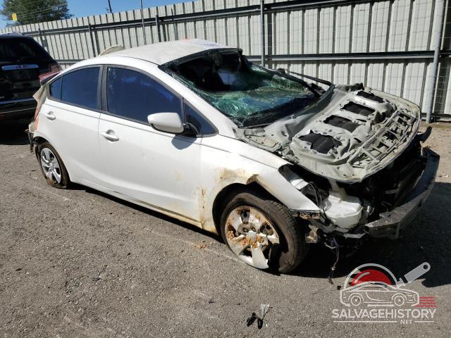 3KPFK4A79JE199307 2018 KIA FORTE photo no. 4