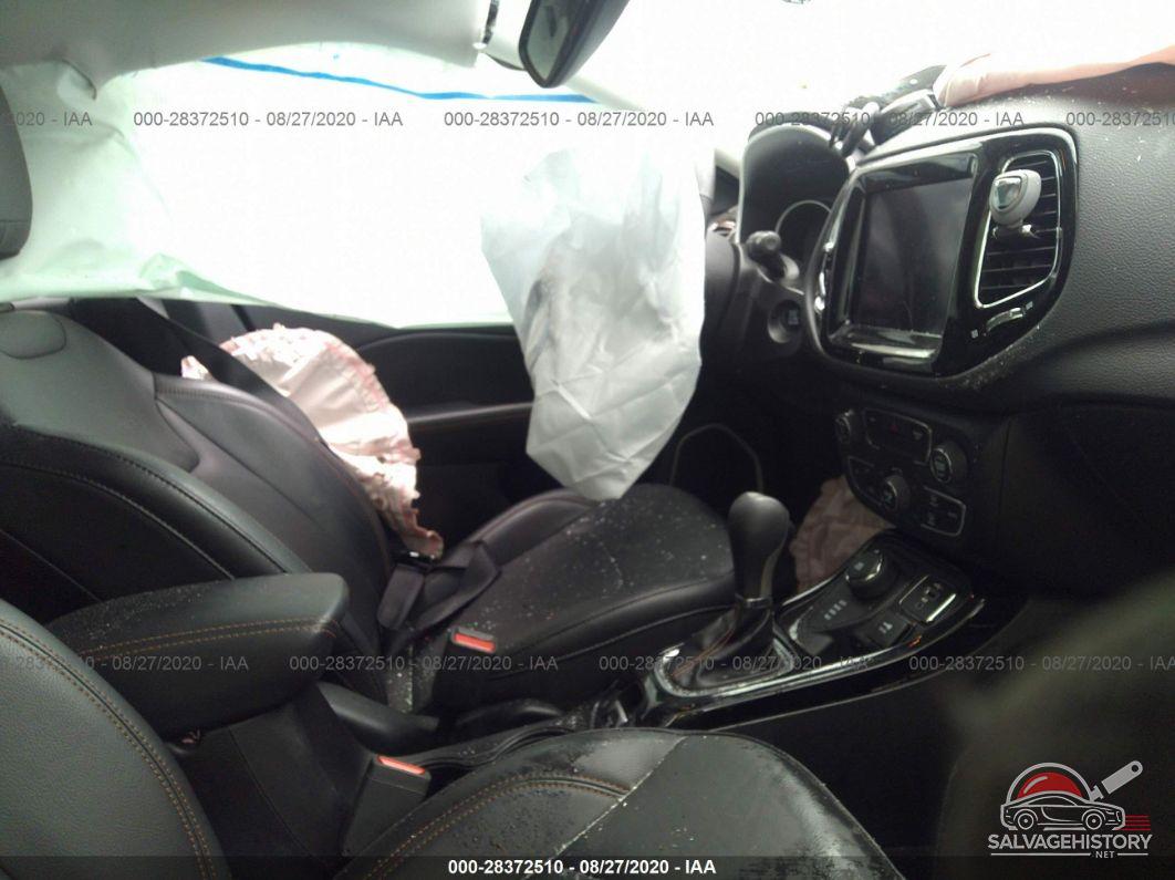 3C4NJDCB9KT656842 2019 JEEP COMPASS photo no. 5