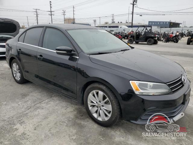 3VWLA7AJXFM275100 2015 VOLKSWAGEN JETTA photo no. 4