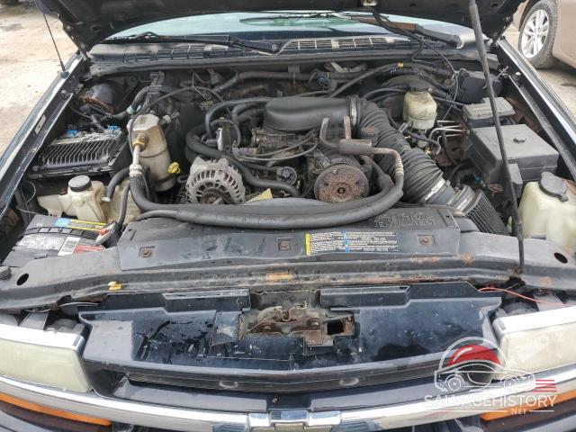 1GNCT18W4YK273596 2000 CHEVROLET BLAZER photo no. 11