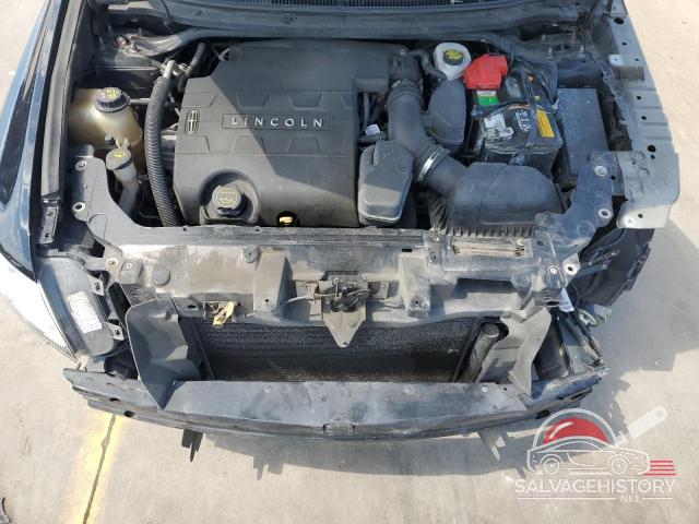 2LMHJ5NK5JBL02472 2018 LINCOLN MKT photo no. 12