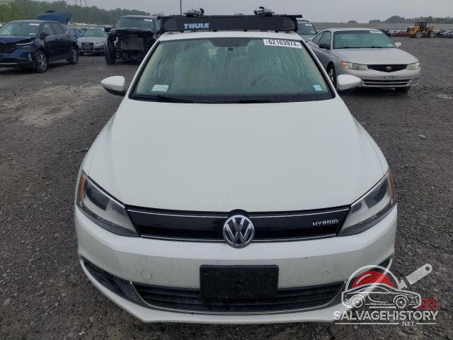 3VW637AJ6EM274242 2014 VOLKSWAGEN JETTA photo no. 5