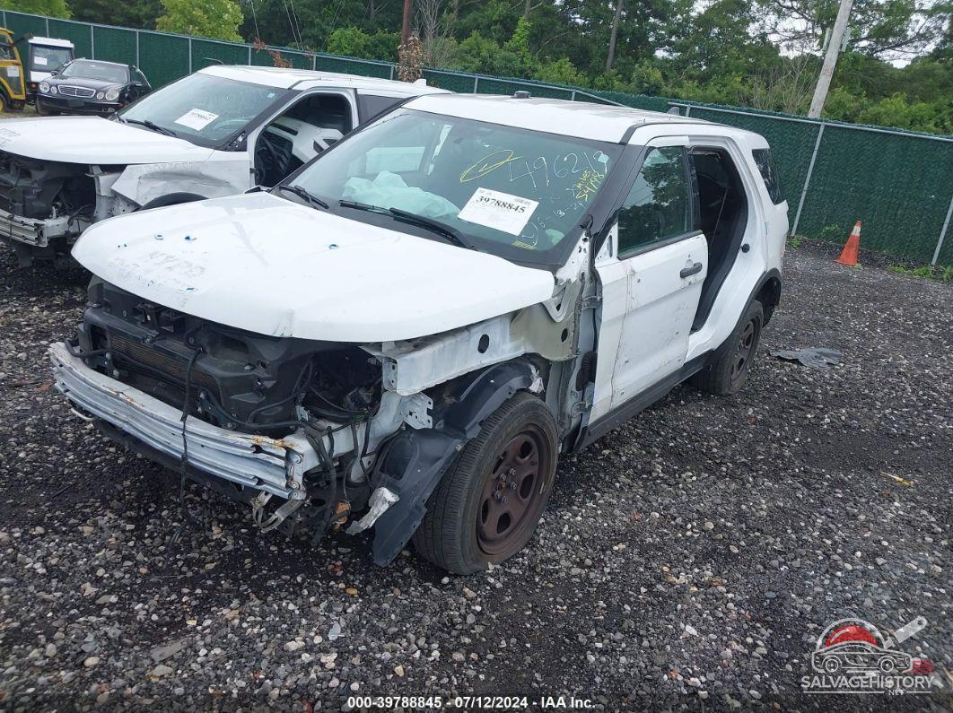 1FM5K8AR1KGB44206 2019 FORD POLICE INTERCEPTOR UTILITY photo no. 2