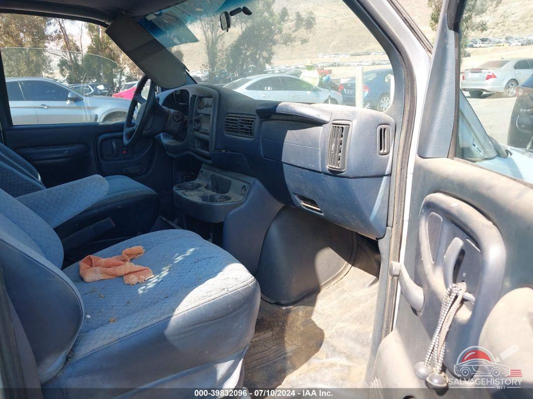 1GCFG25W8W1022877 1998 CHEVROLET CHEVY VAN photo no. 5