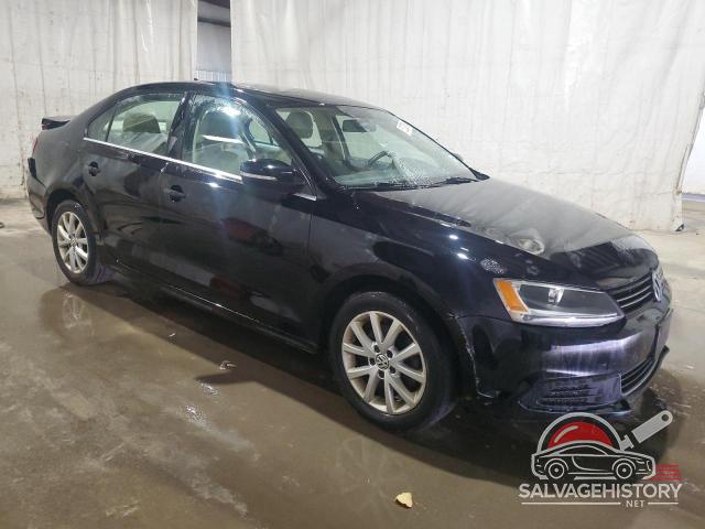 3VWDP7AJ0DM429555 2013 VOLKSWAGEN JETTA photo no. 4